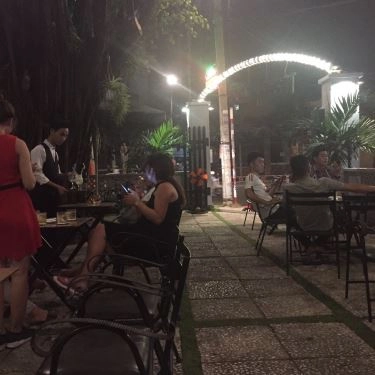 Không gian- Quán Ăn Bông Cỏ Cafe