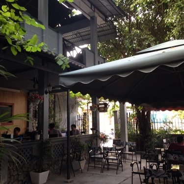 Không gian- Quán Ăn Bông Cỏ Cafe