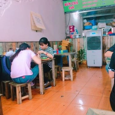 Không gian- Quán Ăn Bống Xinh - Bún Chả, Bún Đậu Mẹt & Bánh Đa Cá