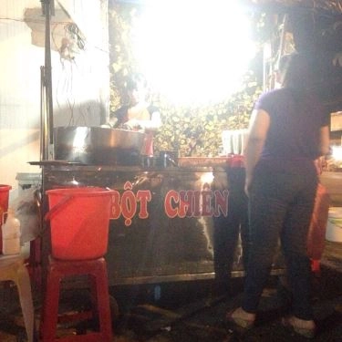 Không gian- Quán Ăn Bột Chiên Chợ Bình Triệu