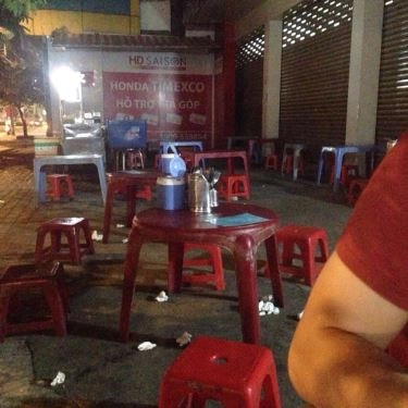 Không gian- Quán Ăn Bột Chiên Chợ Bình Triệu