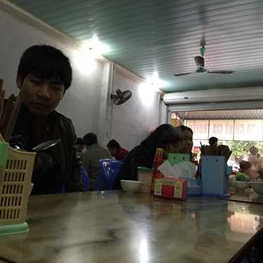 Không gian- Quán Ăn Cô Hậu - Bún, Bánh Đa Cù Kỳ Gia Truyền