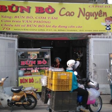 Không gian- Quán Ăn Bún Bò Cao Nguyên - Nguyễn Cửu Vân