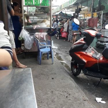 Không gian- Quán Ăn Bún Bò Chợ Hiệp Tân