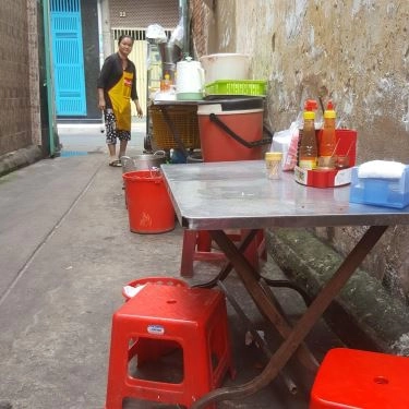 Không gian- Quán Ăn Bún Bò Huế Hẻm