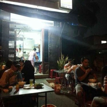 Không gian- Quán Ăn Bún Bò Ngân - Cư Xá Tự Do