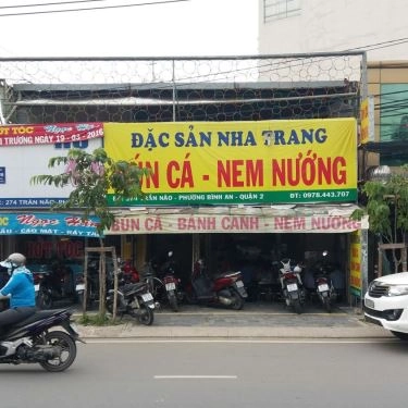 Không gian- Quán Ăn Bún Chả Cá - Trần Não