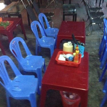 Không gian- Quán Ăn Bún Cá Ngọc