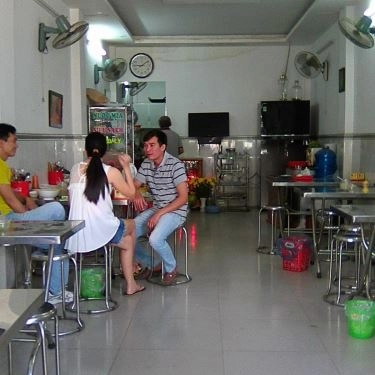 Không gian- Quán Ăn Xuân Phát - Bún Cá Rô Đồng