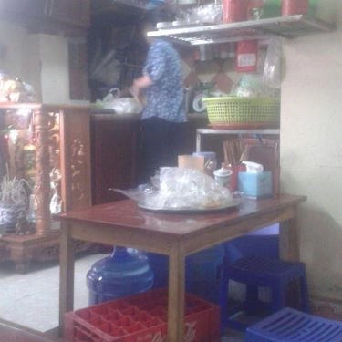 Không gian- Quán Ăn Bún Chả Bà Tầu