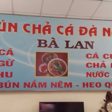 Không gian- Quán Ăn Bà Lan - Bún Chả Cá Đà Nẵng - Vườn Lài