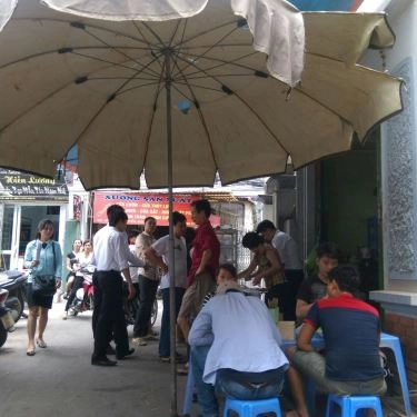 Không gian- Quán Ăn Bún Chả Chị Vân