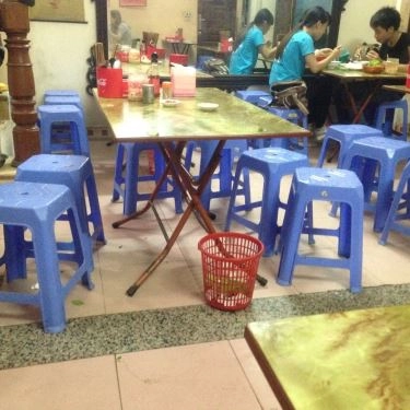 Không gian- Quán Ăn Bún Chả Cực Ngon - Nem Tôm Ăn Là Nhớ