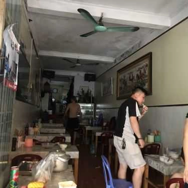 Không gian- Bún Chả Dốc Học