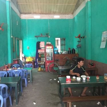 Không gian- Quán Ăn Dũng Hói - Bún Chả