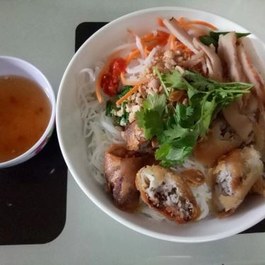 Món ăn- Quán Ăn Bánh Mì & Bún Chả Giò Nem Nướng
