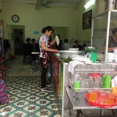 Không gian- Quán Ăn Bún Chả Gốc Đề