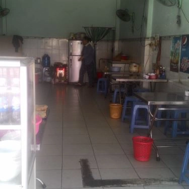 Không gian- Quán Ăn Bún Chả & Nem Cua Bể Hà Nội - Phan Văn Trị
