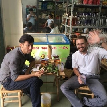 Không gian- Quán Ăn Bún Chả Hà Nội - Nguyễn Duy Trinh