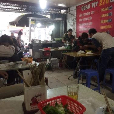 Không gian- Quán Ăn Bún Chả Võng Thị - Lạc Long Quân