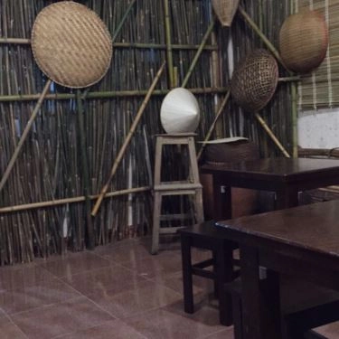 Không gian- Quán Ăn Quán Quê - Bún Đậu Mắm Tôm