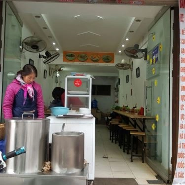 Không gian- Quán Ăn Bún Hải Sản Bà Châm