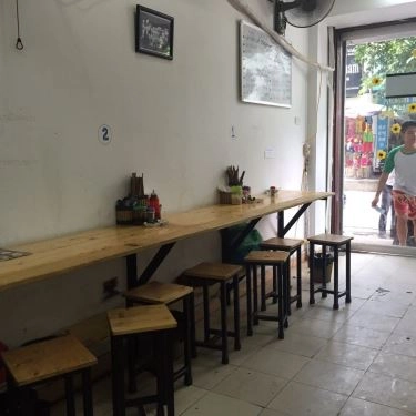 Không gian- Quán Ăn Bún Hải Sản Bà Châm
