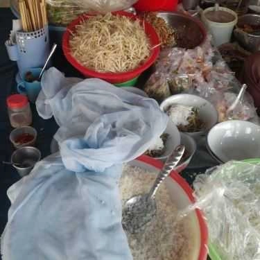 Không gian- Quán Ăn Bún Hến O Hồng