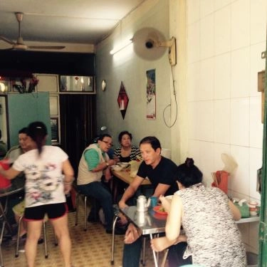 Không gian- Quán Ăn Bún Mọc Bà Cụ