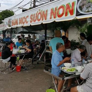 Không gian- Quán Ăn Minh Thùy - Bún Mọc Sườn Non