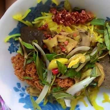 Món ăn- Quán Ăn Bún Nghệ Cầu Phú Cam