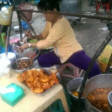 Không gian- Quán Ăn Bún Riêu Chợ Hòa Bình - Bạch Vân
