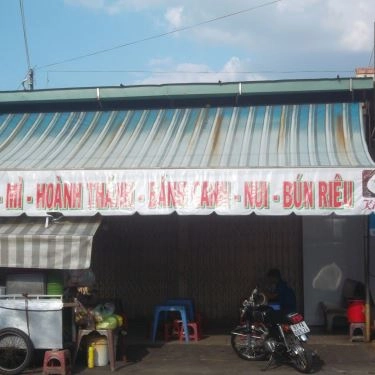 Không gian- Quán Ăn Hủ Tiếu Hoành Thánh, Bánh Canh & Bún Riêu
