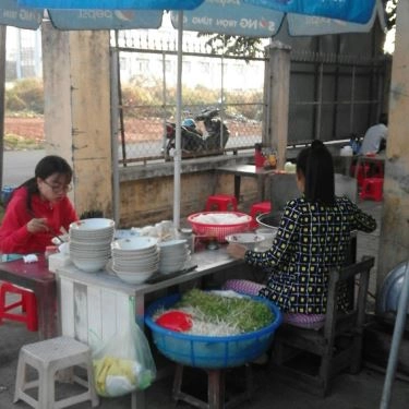 Không gian- Quán Ăn Bún Riêu Vỉa Hè