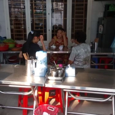 Không gian- Quán Ăn Bún Thịt Nướng - 54 Trần Khắc Chân