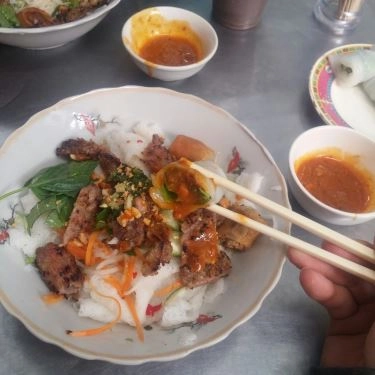 Món ăn- Quán Ăn Bún Thịt Nướng & Bánh Hỏi