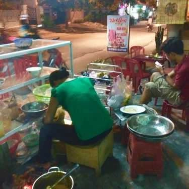 Không gian- Quán Ăn Bún Thịt Nướng Dì Yến