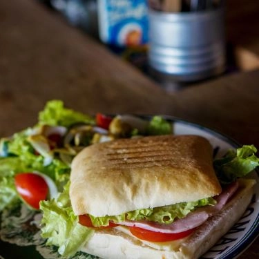 Tổng hợp- Nhà Hàng Cabanon Cafe & Food