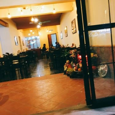 Không gian- Quán Ăn Cafe, Bún Hải Sản & Cháo Niêu - Tô Hiệu