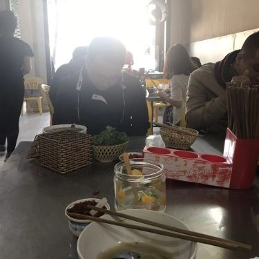 Không gian- Quán Ăn Canh, Bún & Miến Cá Quỳnh Côi