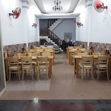 Không gian- Quán Ăn Cari Mực & Bún Thái Hải Sản