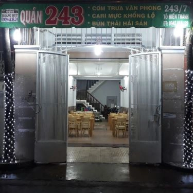 Không gian- Quán Ăn Cari Mực & Bún Thái Hải Sản