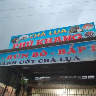 Không gian- Quán Ăn Chả Lụa Phú Khang