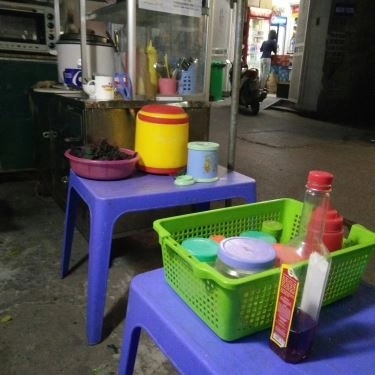 Không gian- Quán Ăn Bánh Mì Trứng & Cháo Các Loại