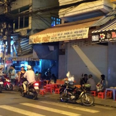 Tổng hợp- Quán Ăn Chè Nhà Đèn - Chè Người Hoa Khu Đèn Năm Ngọn