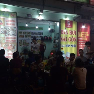Không gian- Quán Ăn Lẩu Nướng Quang Anh