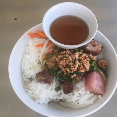 Món ăn- Quán Ăn Tư Hoàng - Bún Thịt Nướng & Cơm Tấm
