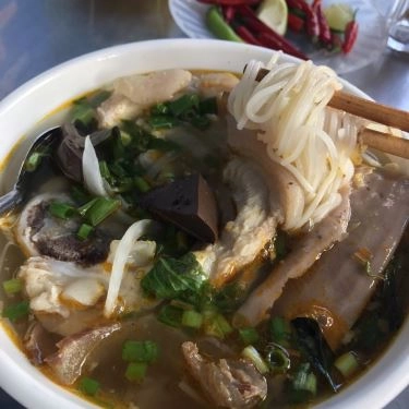 Món ăn- Quán Ăn Chị Bánh - Bún Bò Huế & Mì Quảng