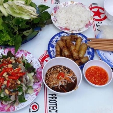 Món ăn- Quán Ăn Cô Yến - Chả Giò & Gỏi Cá Trích