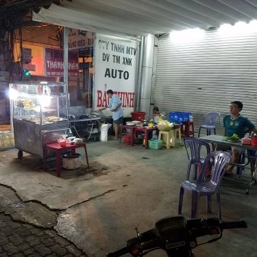 Không gian- Quán Ăn Cơm Gà Xối Mỡ - Phạm Hùng